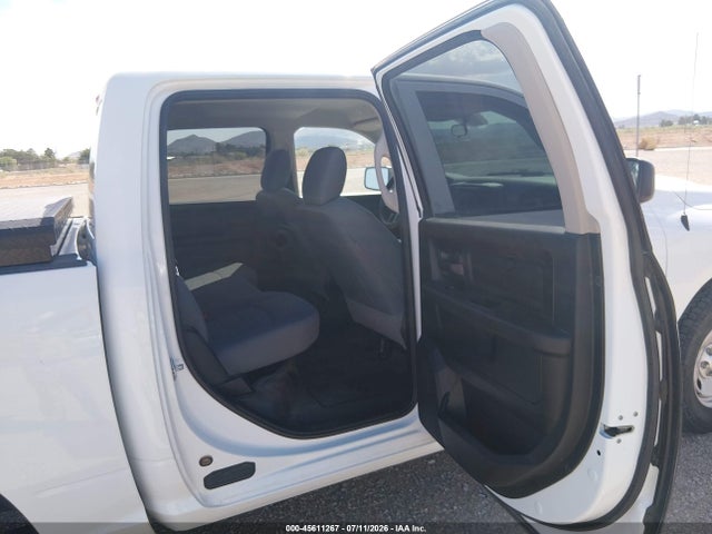 1C6RR6KG4JS303631 RAM 1500 Tradesman 4x2 5&#039;7 Box