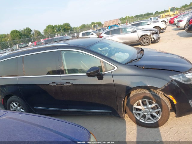 Продажа на аукционе авто 2020 Chrysler Pacifica Touring L, vin: 2C4RC1BG4LR149813, номер лота: 45611478