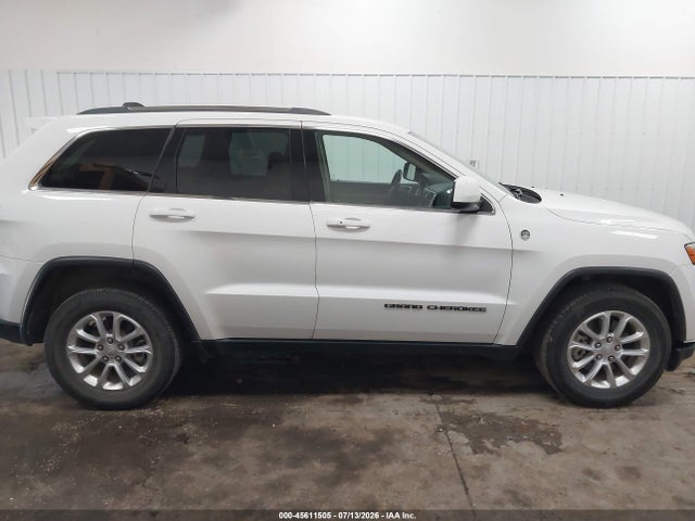 1C4RJFAG2MC725767 Jeep Grand Cherokee Laredo E 4x4