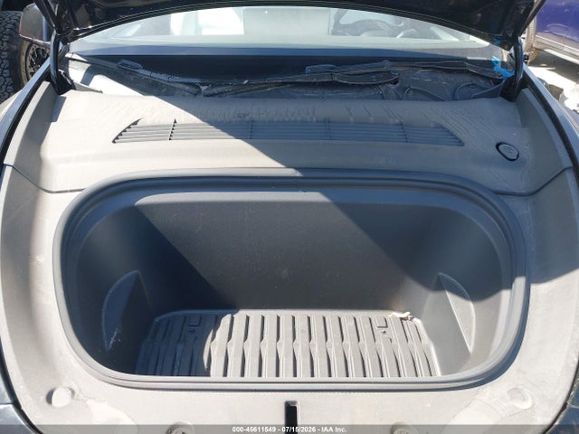 2024 Tesla Model Y Long Range Dual Motor All-wheel Drive მანქანა იყიდება აუქციონზე, vin: 7SAYGDEE6RA247869, აუქციონის ნომერი: 45611549