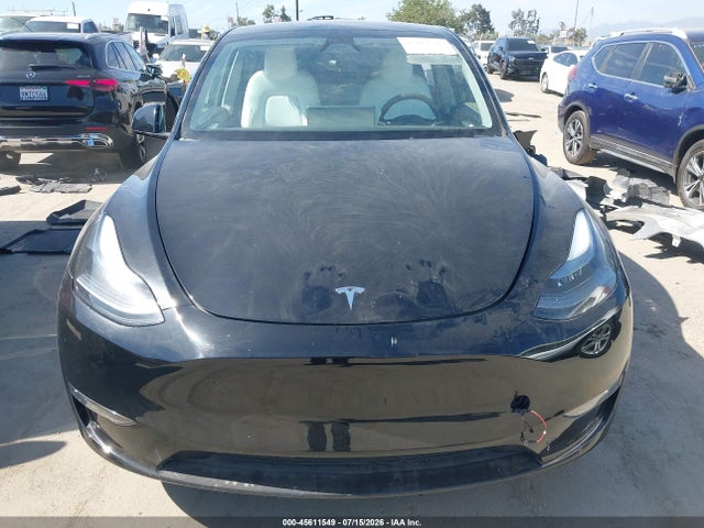 2024 Tesla Model Y Long Range Dual Motor All-wheel Drive მანქანა იყიდება აუქციონზე, vin: 7SAYGDEE6RA247869, აუქციონის ნომერი: 45611549