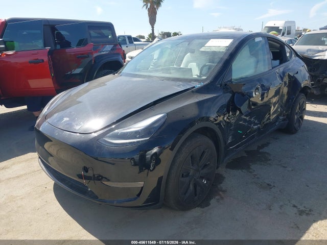 2024 Tesla Model Y Long Range Dual Motor All-wheel Drive მანქანა იყიდება აუქციონზე, vin: 7SAYGDEE6RA247869, აუქციონის ნომერი: 45611549