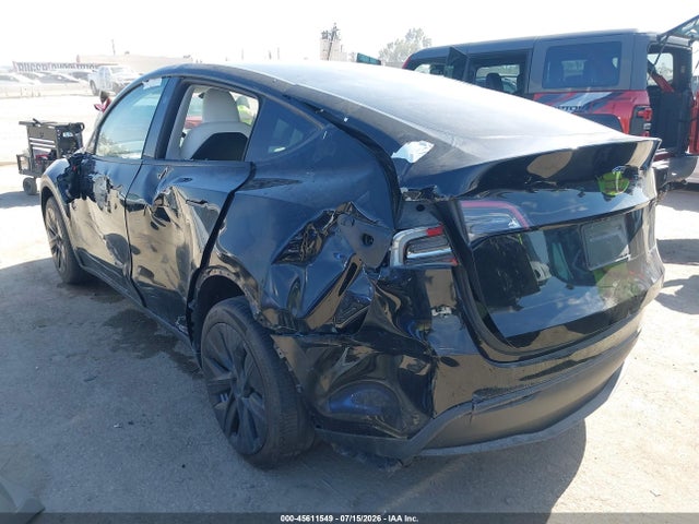 2024 Tesla Model Y Long Range Dual Motor All-wheel Drive მანქანა იყიდება აუქციონზე, vin: 7SAYGDEE6RA247869, აუქციონის ნომერი: 45611549
