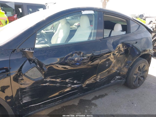 2024 Tesla Model Y Long Range Dual Motor All-wheel Drive მანქანა იყიდება აუქციონზე, vin: 7SAYGDEE6RA247869, აუქციონის ნომერი: 45611549