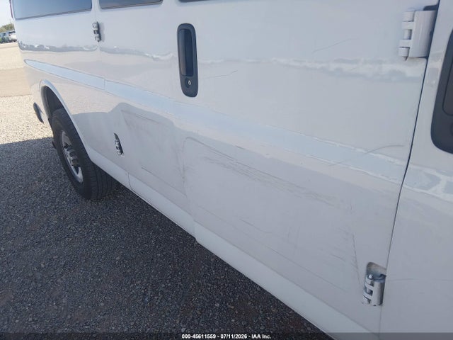 1GAZGNFG4L1116894 Chevrolet Express Passenger Rwd 3500 Extended Wheelbase Ls