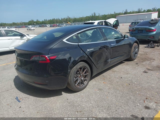 Tesla Model 3 Long Range/mid Range 2018 5YJ3E1EA0JF089108 Image 4