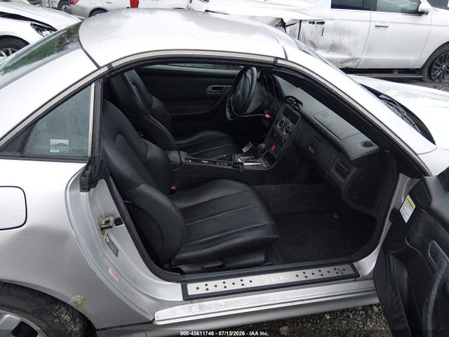 45611746 :رقم المزاد ، WDBKK49F84F298140 vin ، 2004 Mercedes-benz Slk 230 Kompressor مزاد بيع
