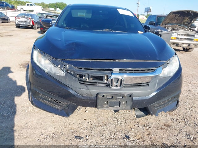 Aukcja sprzedaży 2018 Honda Civic Lx, vin: 2HGFC2F57JH550083, numer aukcji: 45611808
