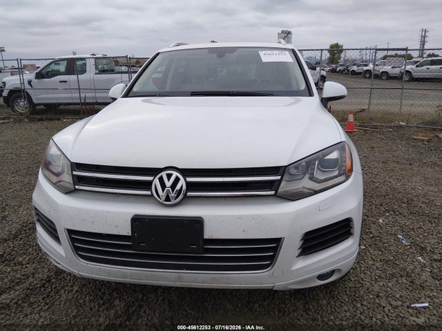 2014 Volkswagen Touareg 3.6l Sport მანქანა იყიდება აუქციონზე, vin: WVGEF9BP5ED007301, აუქციონის ნომერი: 45612253