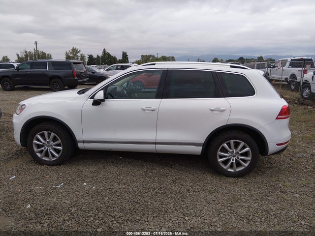 2014 Volkswagen Touareg 3.6l Sport მანქანა იყიდება აუქციონზე, vin: WVGEF9BP5ED007301, აუქციონის ნომერი: 45612253