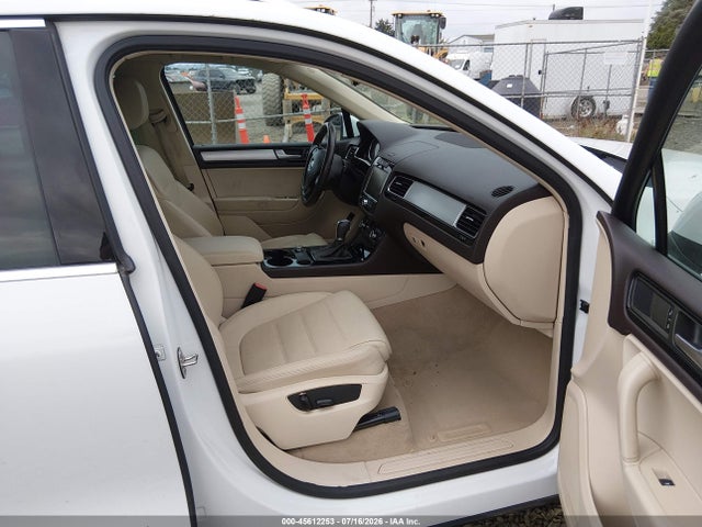 2014 Volkswagen Touareg 3.6l Sport მანქანა იყიდება აუქციონზე, vin: WVGEF9BP5ED007301, აუქციონის ნომერი: 45612253