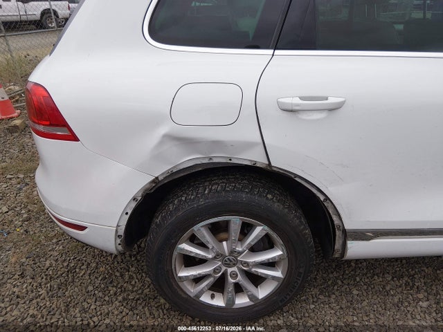 2014 Volkswagen Touareg 3.6l Sport მანქანა იყიდება აუქციონზე, vin: WVGEF9BP5ED007301, აუქციონის ნომერი: 45612253