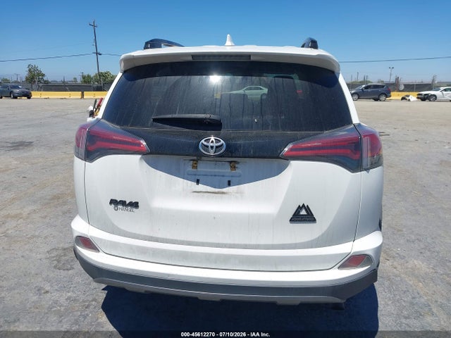 2T3WFREV9JW485317 Toyota Rav4 Adventure