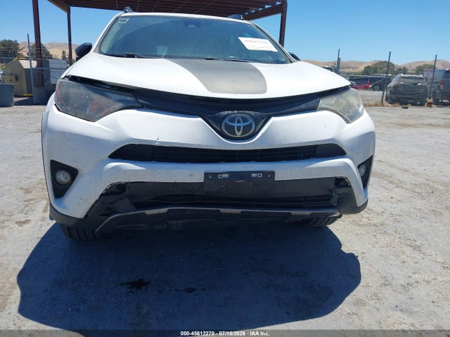 2T3WFREV9JW485317 Toyota Rav4 Adventure
