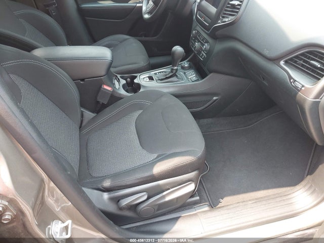 1C4PJMCB1KD343637 Jeep Cherokee Latitude 4x4
