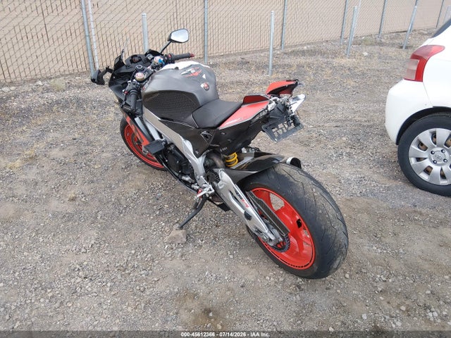 Aprilia Rsv 2018 ZD4KEU002JS001212 Image 3