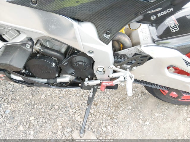 Aprilia Rsv 2018 ZD4KEU002JS001212 Image 9