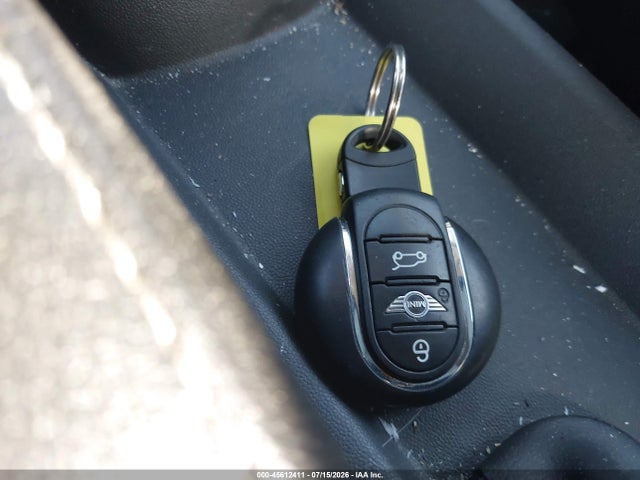 45612411 :رقم المزاد ، WMWXP5C58G3B15520 vin ، 2016 Mini Hardtop Cooper مزاد بيع