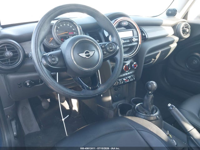 45612411 :رقم المزاد ، WMWXP5C58G3B15520 vin ، 2016 Mini Hardtop Cooper مزاد بيع