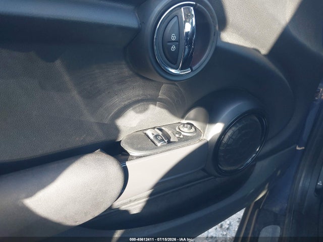 45612411 :رقم المزاد ، WMWXP5C58G3B15520 vin ، 2016 Mini Hardtop Cooper مزاد بيع