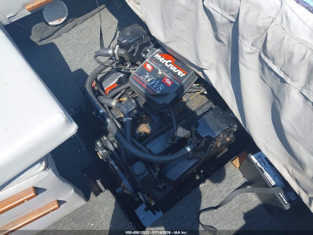 45612522 :رقم المزاد ، FGBP0011G586 vin ، 1986 Chaparral 23' مزاد بيع