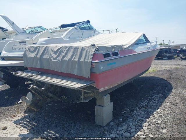 45612522 :رقم المزاد ، FGBP0011G586 vin ، 1986 Chaparral 23' مزاد بيع