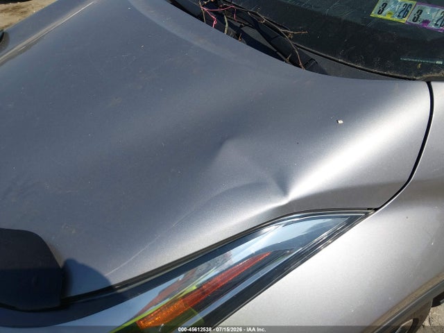 Toyota C-HR XLE 2019 NMTKHMBX5KR085080 Image 17