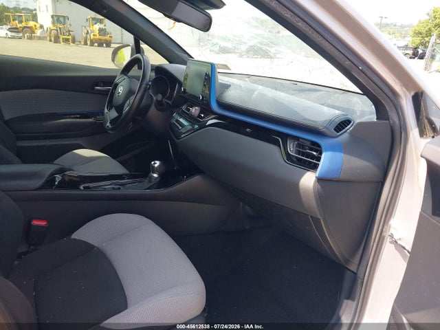 Toyota C-HR XLE 2019 NMTKHMBX5KR085080 Image 5