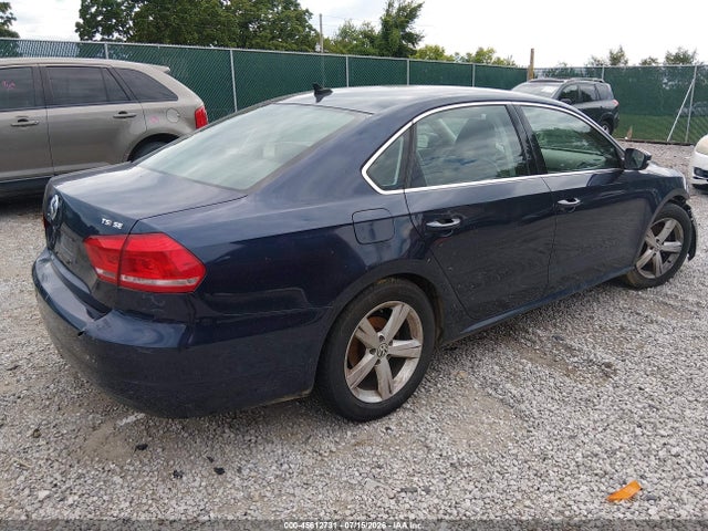 2014 Volkswagen Passat 1.8t Se მანქანა იყიდება აუქციონზე, vin: 1VWBS7A38EC084348, აუქციონის ნომერი: 45612731