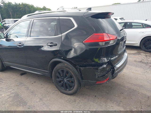 JN8AT2MV0HW273921 Nissan ROGUE SV