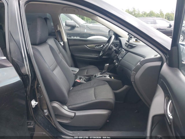 JN8AT2MV0HW273921 Nissan ROGUE SV
