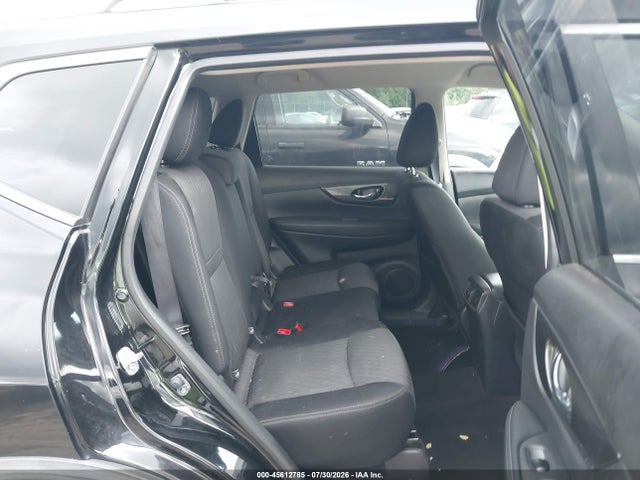 JN8AT2MV0HW273921 Nissan ROGUE SV
