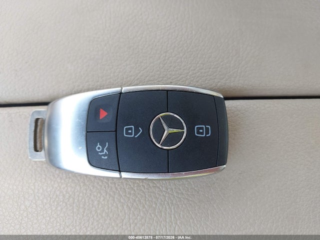 45612878 :رقم المزاد ، W1KWF8EB5MR626202 vin ، 2021 Mercedes-benz C 300 4matic مزاد بيع