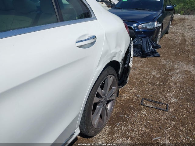 45612878 :رقم المزاد ، W1KWF8EB5MR626202 vin ، 2021 Mercedes-benz C 300 4matic مزاد بيع