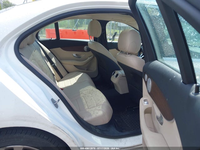 45612878 :رقم المزاد ، W1KWF8EB5MR626202 vin ، 2021 Mercedes-benz C 300 4matic مزاد بيع