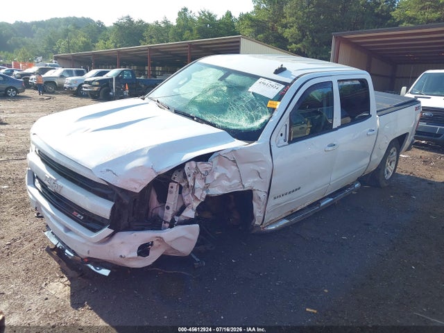 Продаж на аукціоні авто 2017 Chevrolet Silverado 1500 Lt, vin: 3GCUKREC4HG381815, номер лоту: 45612924