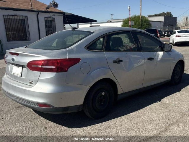 Ford FOCUS S 2017 1FADP3E2XHL276680 Image 4