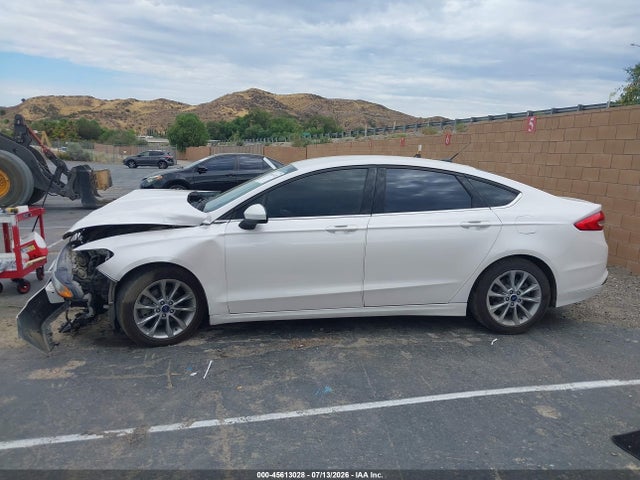 3FA6P0HD4HR343490 Ford FUSION SE