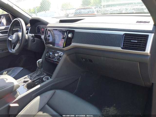 2022 Volkswagen Atlas Cross Sport 3.6l V6 Sel მანქანა იყიდება აუქციონზე, vin: 1V2BE2CA5NC214111, აუქციონის ნომერი: 45613095