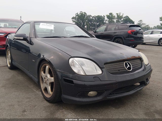 45613186 :رقم المزاد ، WDBKK65F32F247143 vin ، 2002 Mercedes-benz Slk 320 مزاد بيع