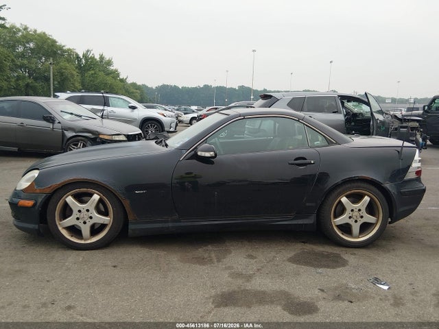 45613186 :رقم المزاد ، WDBKK65F32F247143 vin ، 2002 Mercedes-benz Slk 320 مزاد بيع