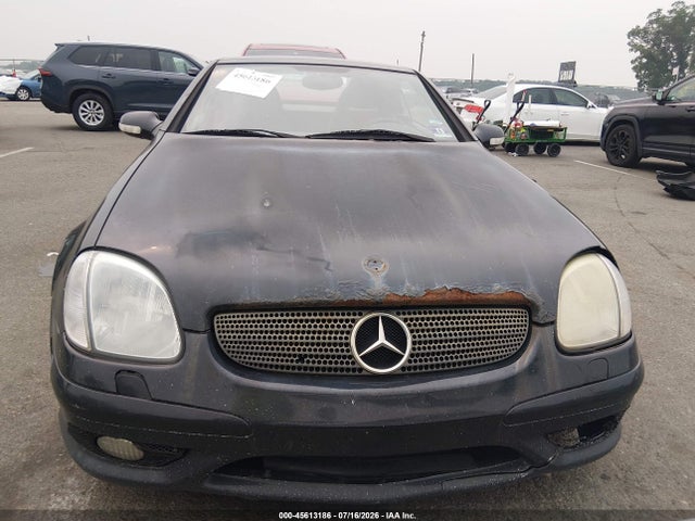 45613186 :رقم المزاد ، WDBKK65F32F247143 vin ، 2002 Mercedes-benz Slk 320 مزاد بيع