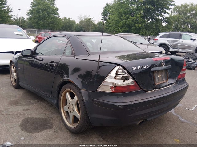 45613186 :رقم المزاد ، WDBKK65F32F247143 vin ، 2002 Mercedes-benz Slk 320 مزاد بيع