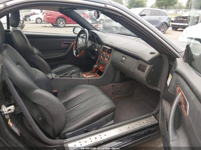 45613186 :رقم المزاد ، WDBKK65F32F247143 vin ، 2002 Mercedes-benz Slk 320 مزاد بيع