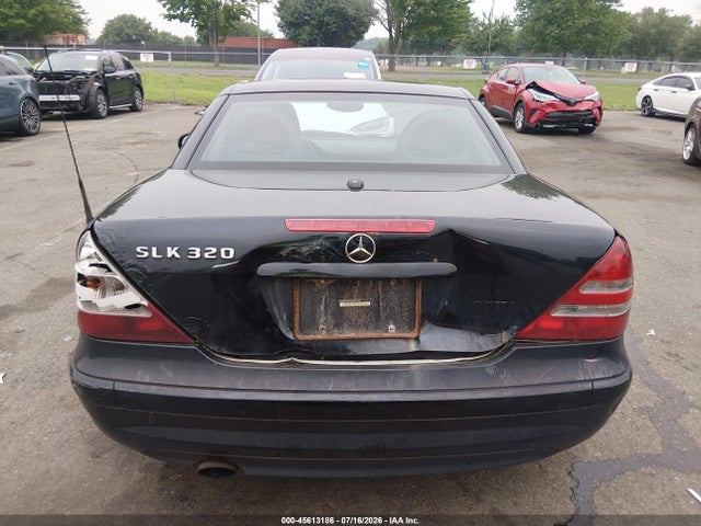 45613186 :رقم المزاد ، WDBKK65F32F247143 vin ، 2002 Mercedes-benz Slk 320 مزاد بيع