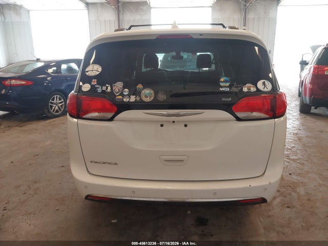 2017 Chrysler Pacifica Touring-l მანქანა იყიდება აუქციონზე, vin: 2C4RC1BGXHR507889, აუქციონის ნომერი: 45613236