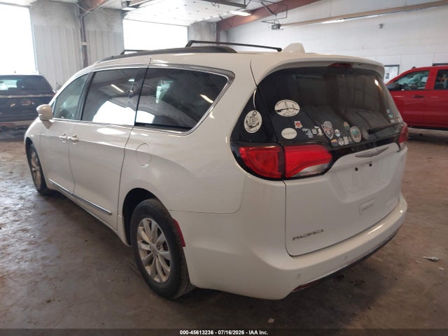 2017 Chrysler Pacifica Touring-l მანქანა იყიდება აუქციონზე, vin: 2C4RC1BGXHR507889, აუქციონის ნომერი: 45613236
