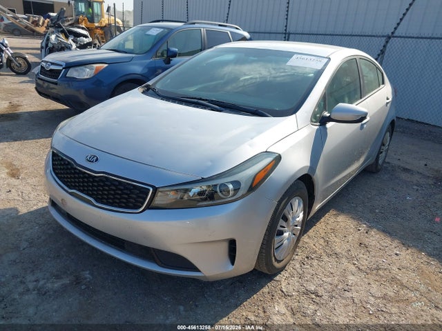 2018 Kia Forte Lx მანქანა იყიდება აუქციონზე, vin: 3KPFL4A72JE248747, აუქციონის ნომერი: 45613258