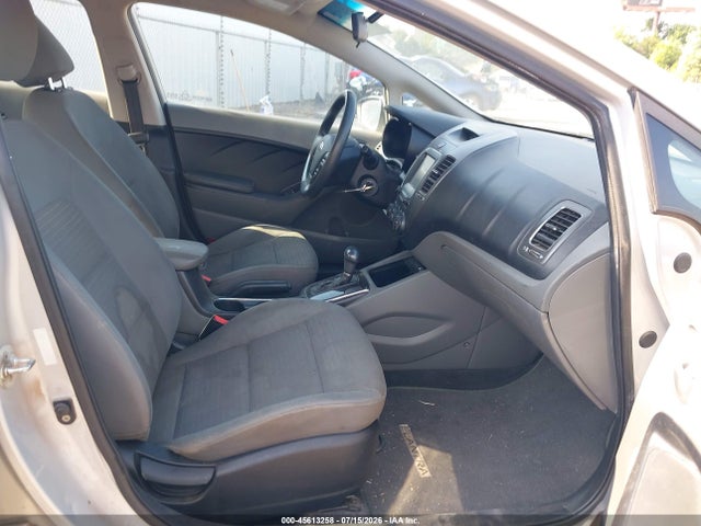 2018 Kia Forte Lx მანქანა იყიდება აუქციონზე, vin: 3KPFL4A72JE248747, აუქციონის ნომერი: 45613258