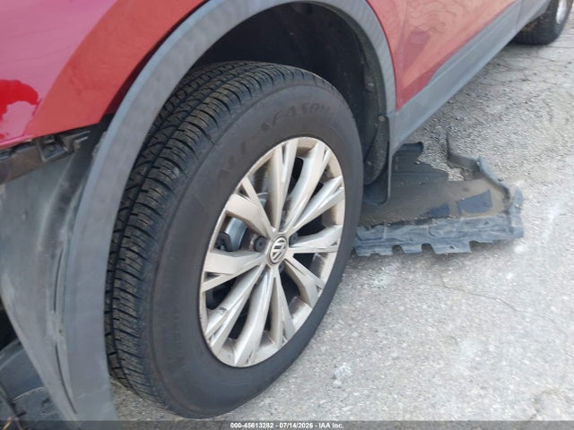 Продажа на аукционе авто 2018 Volkswagen Tiguan 2.0t S, vin: 3VV1B7AX6JM021275, номер лота: 45613282